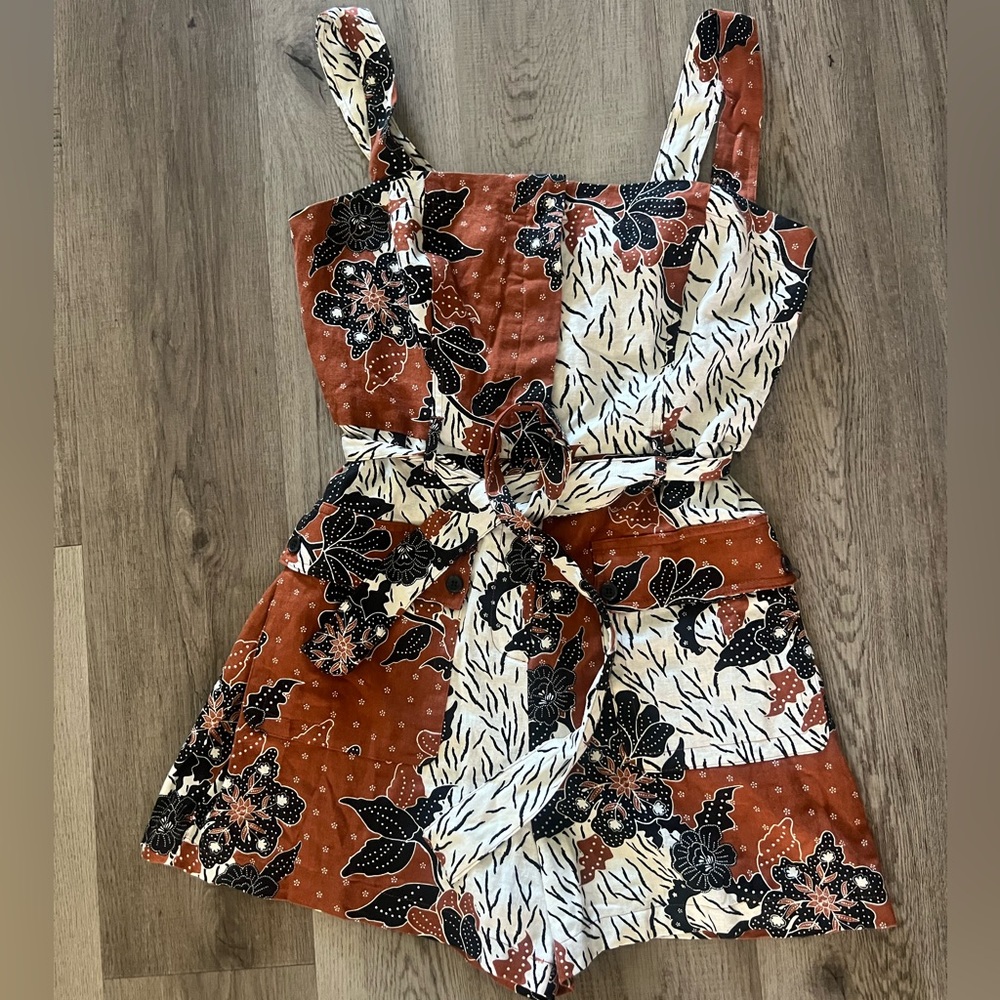 House of Harlow 1960 Rust and Black Patterned Romper Size 12 (Missing Button)